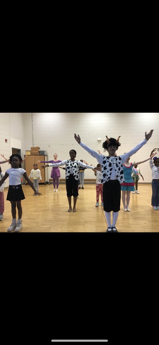wildwoodmagnet's tweet photo. Third grade students received a visit from the Raleigh Dance Theatre. They learned dance moves as they discussed book characters and their feelings. They will soon visit the Fletcher Opera House, to see the dancers dance on their own stage. @wcpssmagnets #artsanddesign https://t.co/Ozyn8vYNZQ