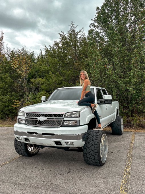 Watch kinlee 👸🏼's leaked NSFW photo on TwXstars