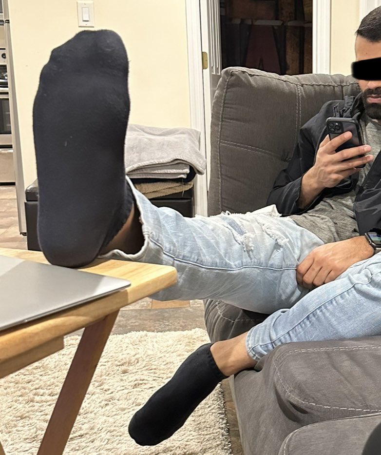 jockfeetNY's tweet photo. Movie time. Who wants to be my Face foot rest. #bigfeetmen #bigfeetguys #malefootworship #socksniffer #socks #dirtysocks #cleansocks #footfetishnation #alphafeet #malefeet #masculinefeet #findom #cashmaster #cashslave #mensfeet #masculine #cashdomination #blacksocks https://t.co/u9s74uVRqI
