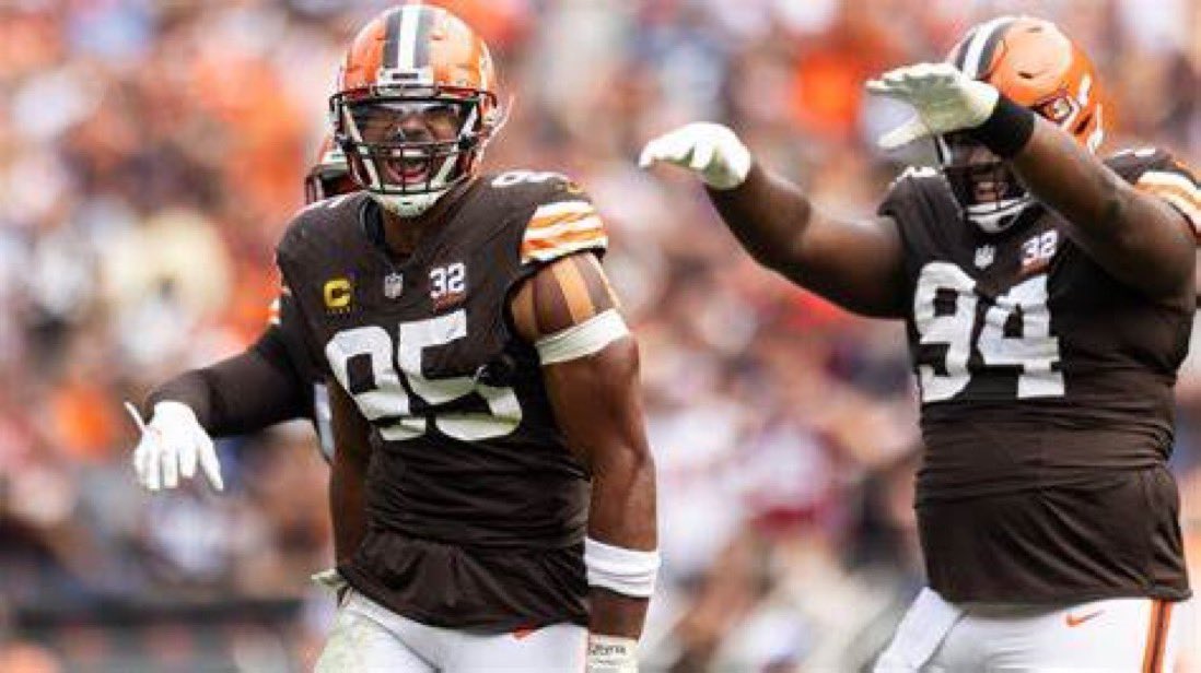 CleCover's tweet image. #NFL  TOP Defenses in Yards Allowed:

#Browns - 1,458
#Cowboys - 1,732
#Ravens - 1,902
#Seahawks  - 1,933
#Falcons - 1,998
#Saints  - 2,000
#Packers - 2,028
#Eagles - 2,032
#Titans  - 2,034 
#Panthers - 2,053