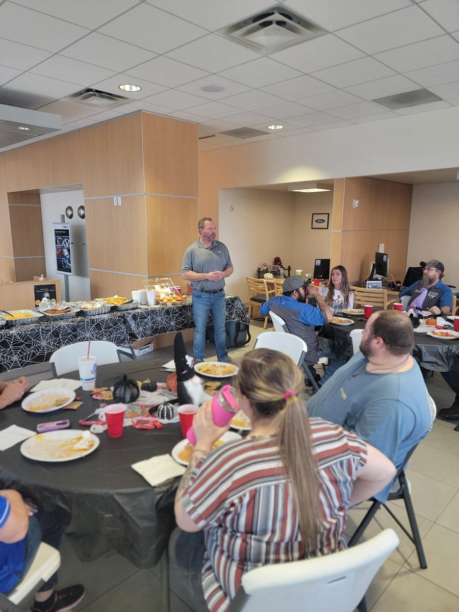StarFordBigSpr's tweet photo. Eat, drink, and be scary 🎃! Our Halloween-themed employee luncheon today was spook-tacular 👻! We enjoyed amazing food from Spanish Inn and celebrated our 3Q 2023 employee award winners! Congrats to Chad Burkhart, Jimmy Roper Jr. &amp; Kimbre Phillips! https://t.co/Xwf5JjspwU