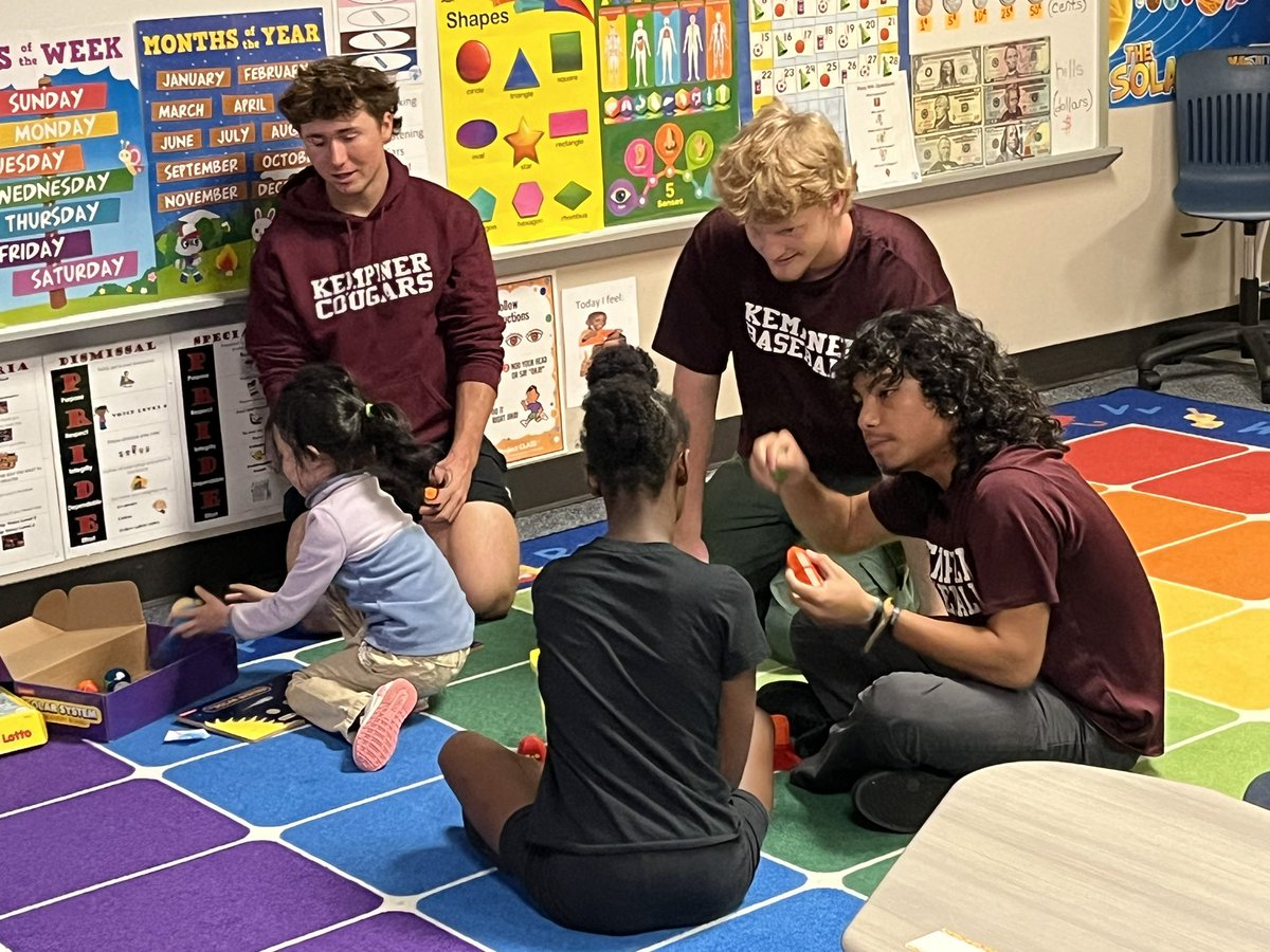 KHSBaseball1988's tweet photo. So proud to help out at TWE today!!! The boys got involved and made some new friends!! @KHS_Cougars @DrDJackson4 @FBISDAthletics https://t.co/WBh7ZPd2x3