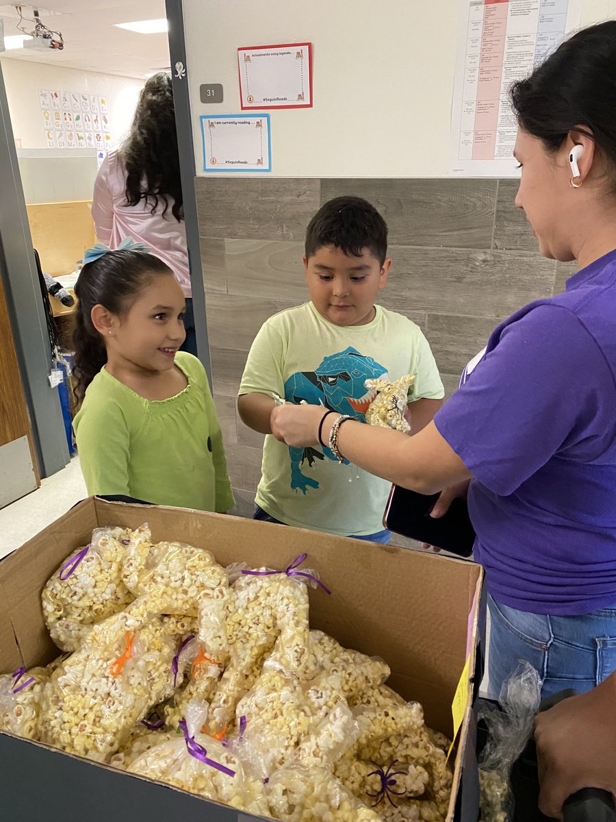 We are consumers in our community ⁦<a href="/PatlanES/">Patlan Elementary</a>⁩