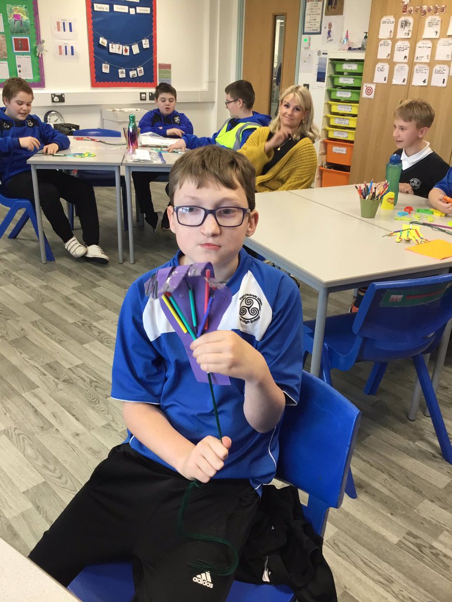 islwynsrb's tweet photo. The Robot topic is at an end in Sirhowy as we completed our robotic hands,considering how useful this technology is for us. We also found time for halloween fun too… #learningcanbefun #practicalandinvolved #themedlearning https://t.co/imn4B8Kwji