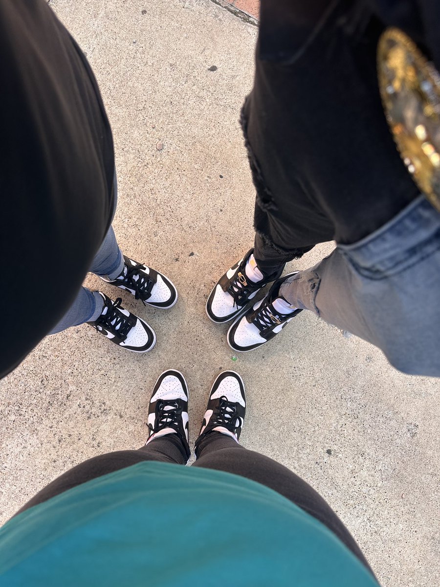 MrAJSpeducator's tweet photo. Panda 🐼 Sneaker Fridays! #spedtribe https://t.co/hqMoLuxX6J