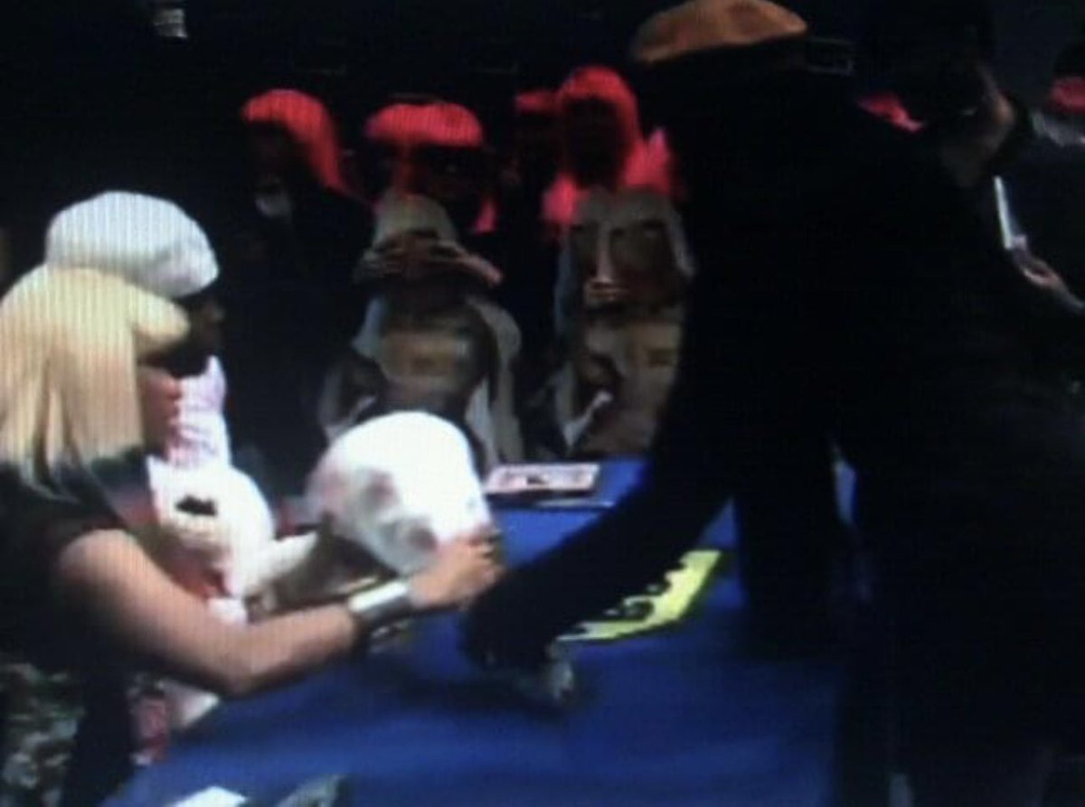MsNaeema's tweet photo. Wow… I remember these days like they were yesterday ❤️🥰.. #PinkFriday #PinkFriday2 Taking pics of the Best Buy Stream when I got home &amp; sig on tourrrr.. not the 📈 lol @NICKIMINAJ Let’s go #DieHard #TeamMinaj https://t.co/wQfc41qrh7