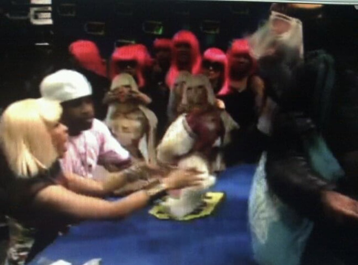 MsNaeema's tweet photo. Wow… I remember these days like they were yesterday ❤️🥰.. #PinkFriday #PinkFriday2 Taking pics of the Best Buy Stream when I got home &amp; sig on tourrrr.. not the 📈 lol @NICKIMINAJ Let’s go #DieHard #TeamMinaj https://t.co/wQfc41qrh7