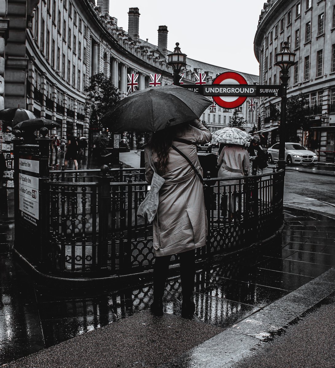 Londonthrualens's tweet photo. Launching my new account im giving away a free 20x16 print of London. Just follow ,repost and ill choose a winner at random #free #win #London #competition #Repost . insta in my bio https://t.co/s4gyQj4CfT