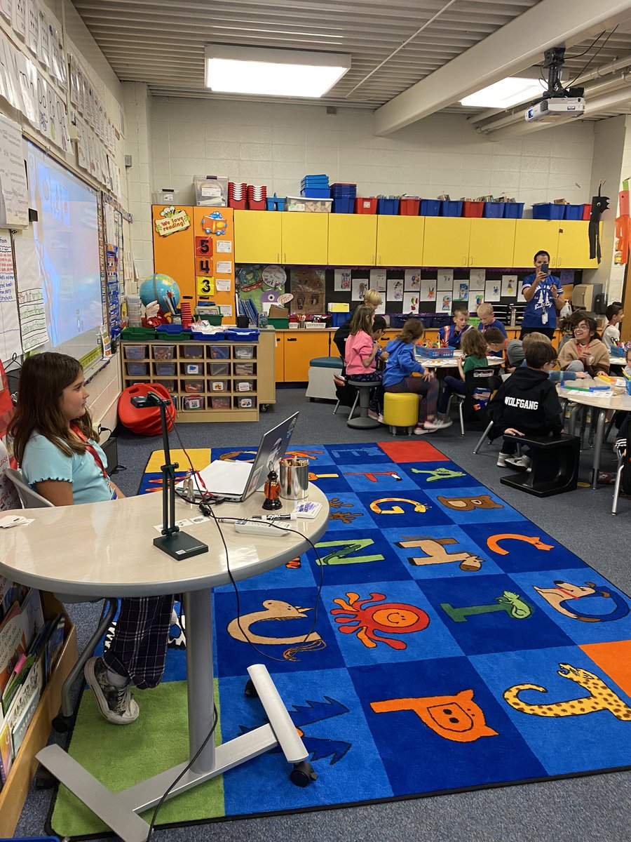 MrsMooreSA95's tweet photo. We had a Spook-tacular time playing SPOOK-o, a Halloween version of BINGO, with our 4th grade buddies from @Mrs_EWarren’s class! https://t.co/qnpR8U4uGb