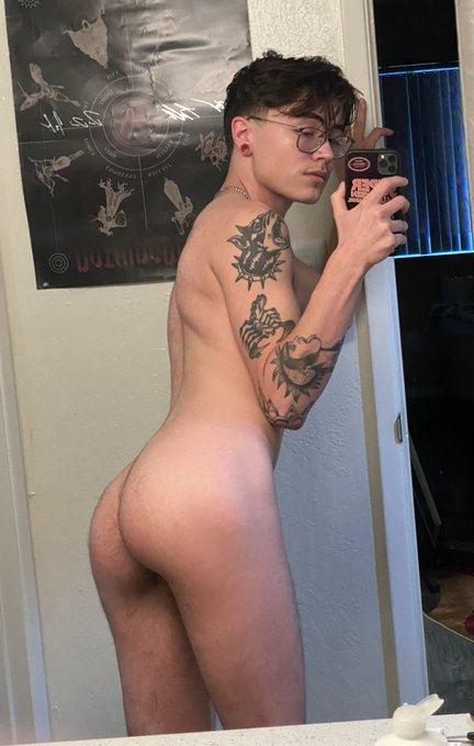 Watch Joey Michaels's leaked NSFW photo on TwXstars