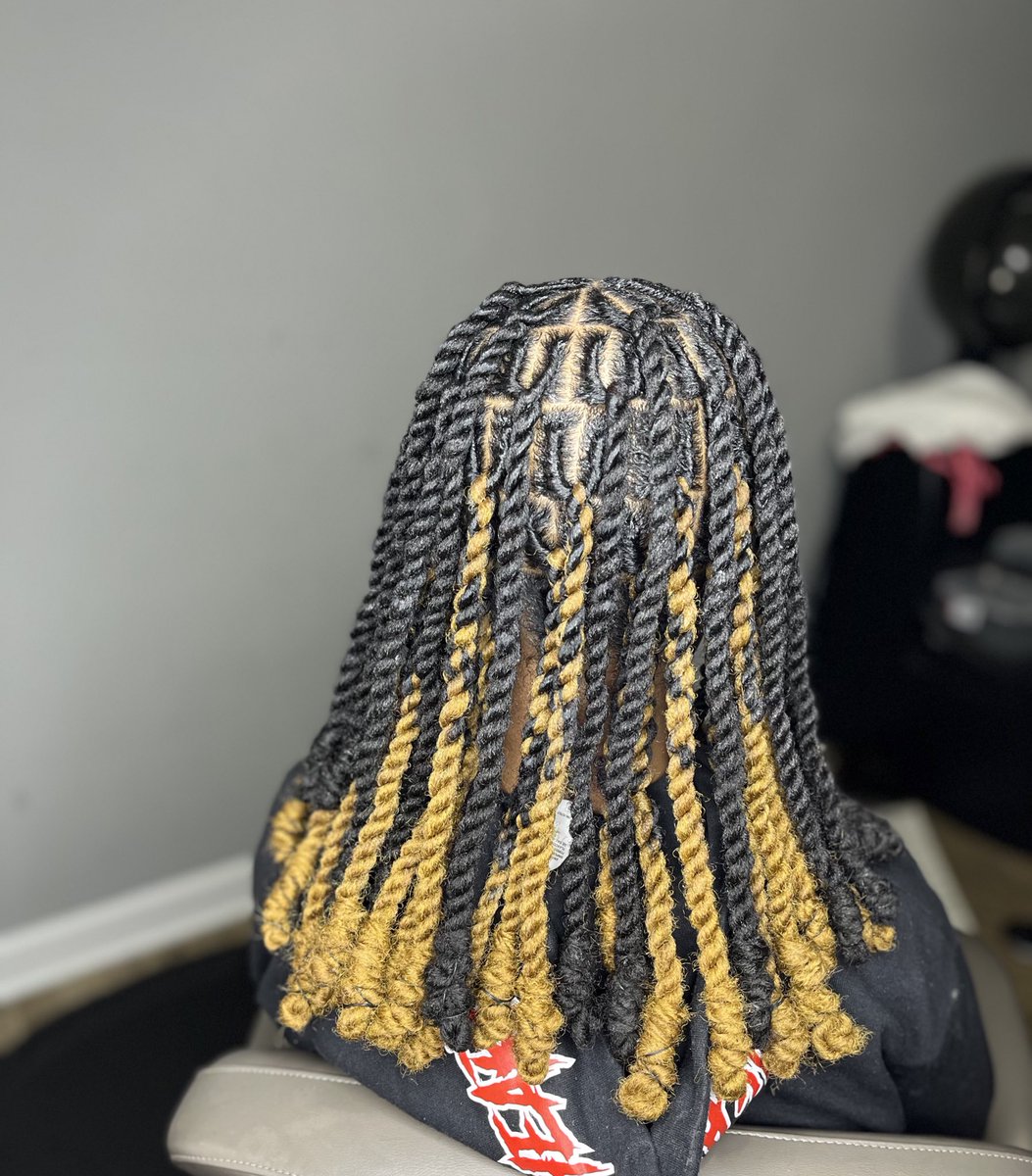 _admiremybrown's tweet image. 🚨 NEW SERVICE ALERT 🚨 
Invisible Locs will be added to my booking site tonight‼️
#SecondAttempt 🔥🔥🔥
**Booking link in my bio **