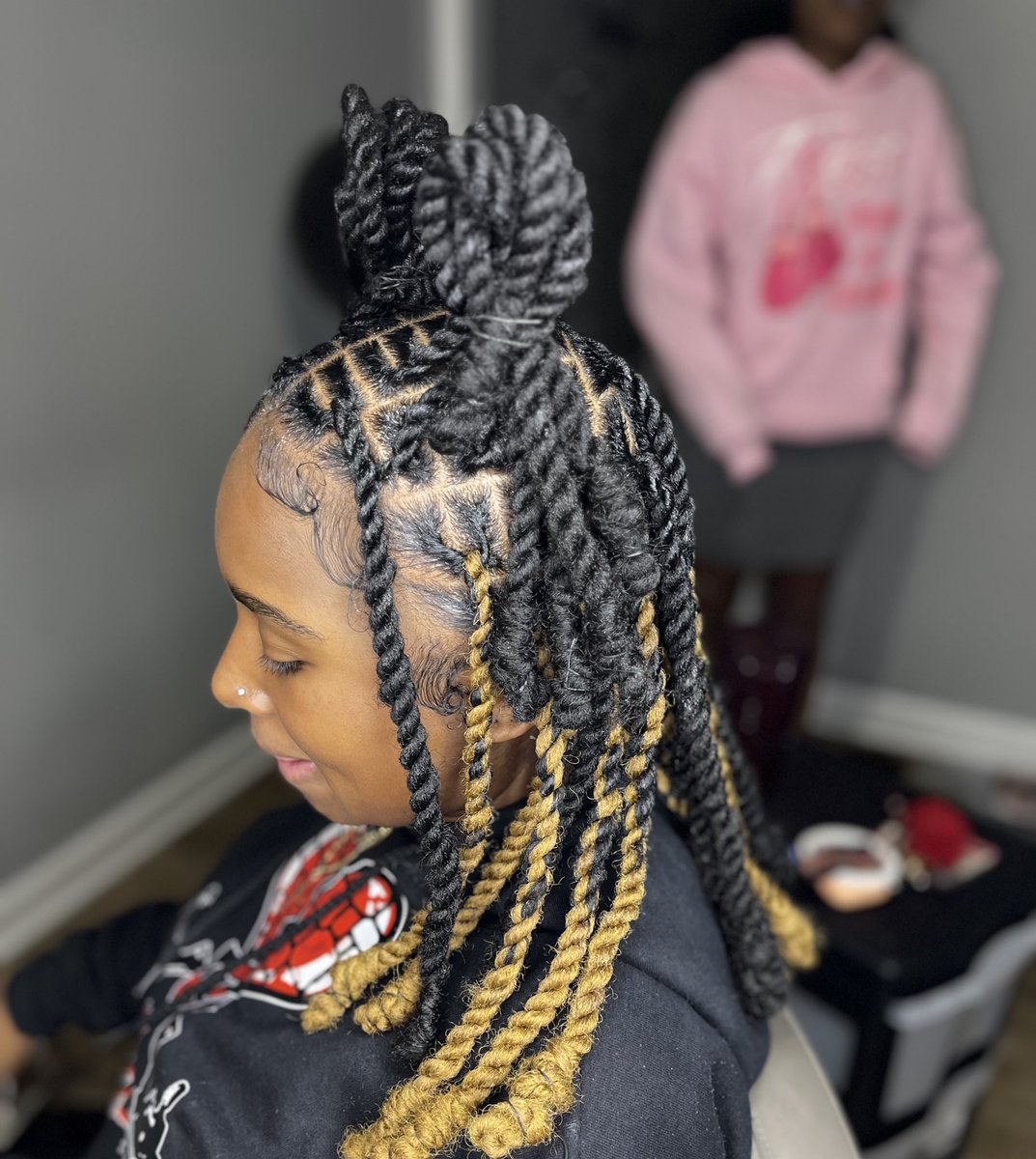 _admiremybrown's tweet image. 🚨 NEW SERVICE ALERT 🚨 
Invisible Locs will be added to my booking site tonight‼️
#SecondAttempt 🔥🔥🔥
**Booking link in my bio **