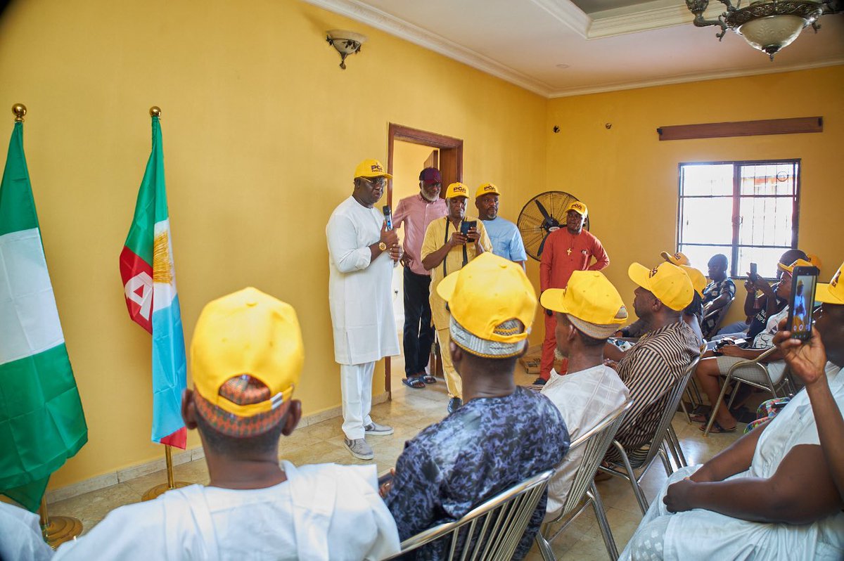 Osaze2talk's tweet photo. In a momentous occasion today, Prince @clemagba, Edo APCβs frontline gubernatorial hopeful took a significant stride in his mission to bring positive change to the state by inspecting his campaign in the heart of Benin City.
#PCAIsComing https://t.co/4MbBepqELZ