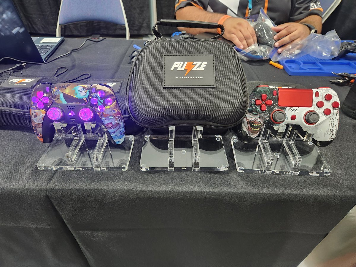 Ya estamos en el First Attack. Pasa por nuestra mesa para que conoscas todas las cosas que estaremos añadiendo a nuestra pagina.

Todas las ordenes hechas durante el evento obtienen un 15% de descuento. Usa el codigo FA2023