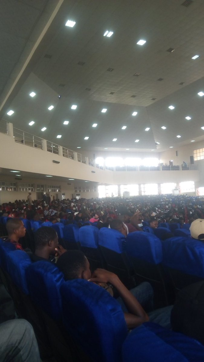 psaemy's tweet photo. @IDANJIMI AAUA students go think say Na Wizkid concert https://t.co/ryjYBenbN5