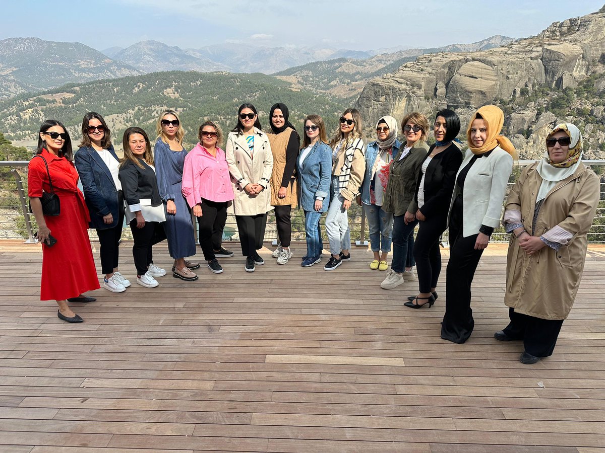 Meclis Başkanımız M. Hanefi Öksüz, Yönetim Kurulu Üyelerimiz, Meclis Üyelerimiz, Başkanımız Betül Zabun Kenger, Genç Girişimciler Kurulu Başkanımız ve Yönetim Kurullarımız ile birlikte Büyükşehir Belediye Başkanı Sayın Hayrettin Güngör’ün konuğu olduk. 
#kmtso #kagik