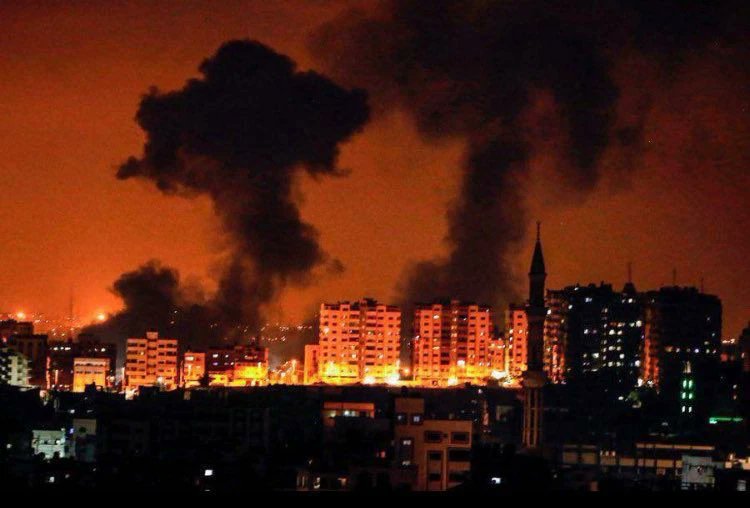onderihl's tweet photo. ‼️Gazze ağır bombardıman altında

🔸İşgalci İsrail, tüm irtibatın kesildiği Gazze’de en ağır saldırılarından birini yapıyor ve masum insanları katlediyor. 

🔸Tüm dünyayı bir an önce bu katliamı ve İsrail vahşetini durdurmaya çağırıyoruz.

#forpalestine https://t.co/HolrLkuukg