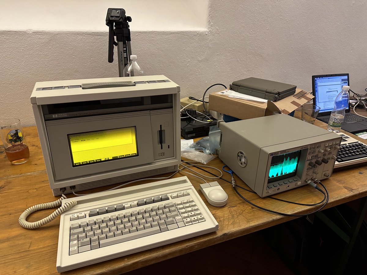 KutilDomaci's tweet photo. A prohlídka nejbližšího okolí.
Parádní jsou ty portable… 🤤 #bytefest https://t.co/cPwcntNhl5