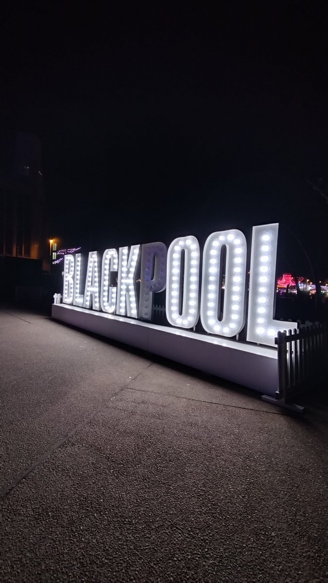 ShaunFarrelly's tweet photo. I think they're taking the P out of Blackpool 🤔
More from Lightpool and the Illuminations in Blackpool
#Blackpool #BlackpoolIlluminations #Lightpool #Lancashire https://t.co/Cddu9jpolE