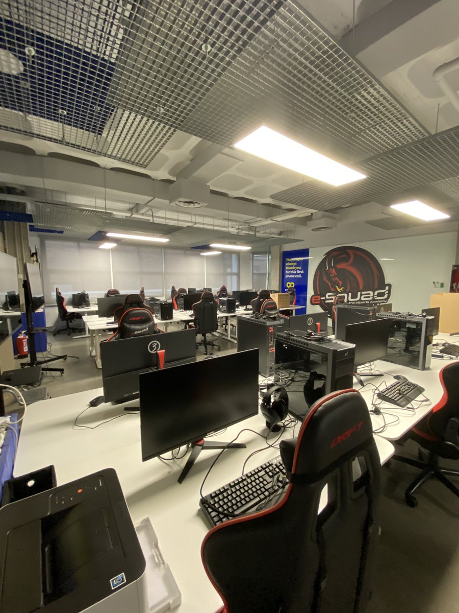 El otro día estuve en un sitio muy chulo 👀🤝 | <a href="/eSquad_academy/">e-Squad Academy</a>