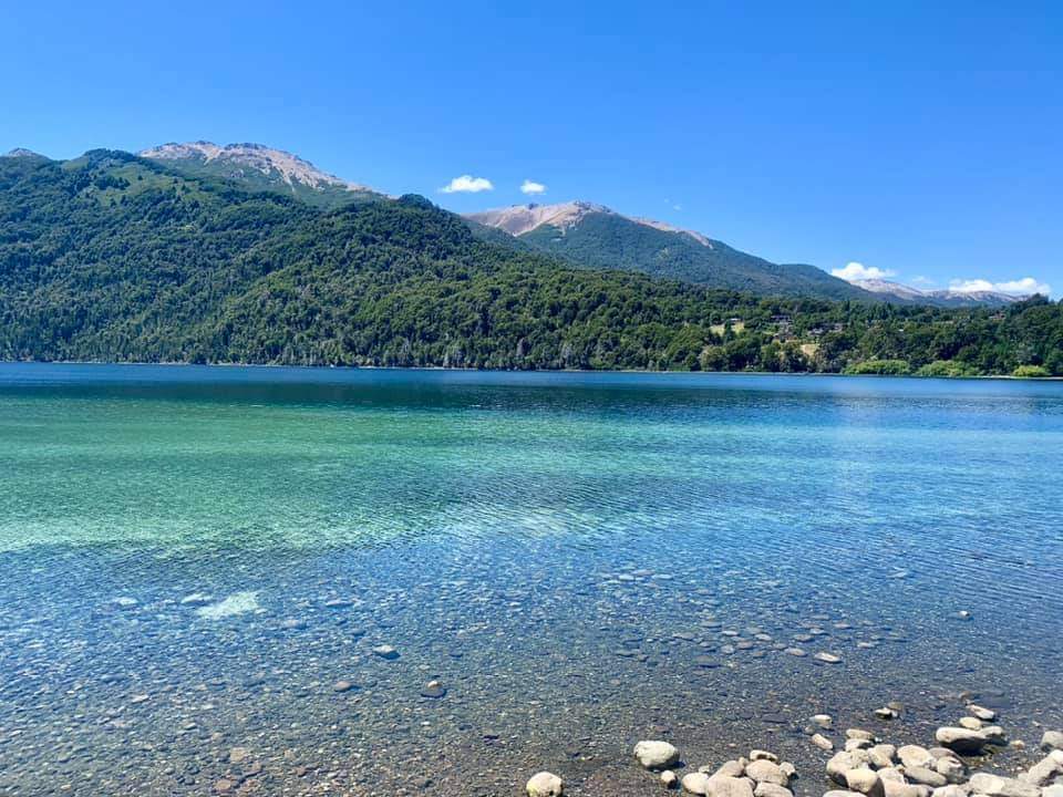 turisargentina's tweet photo. Patagonia por la Ruta 40. Lago Espejo, río Correntoso 💙🇦🇷🍃

Fotos de Lau Herrera https://t.co/03Wej37CG0