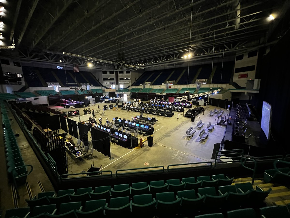 Stay Plugged In tweet media