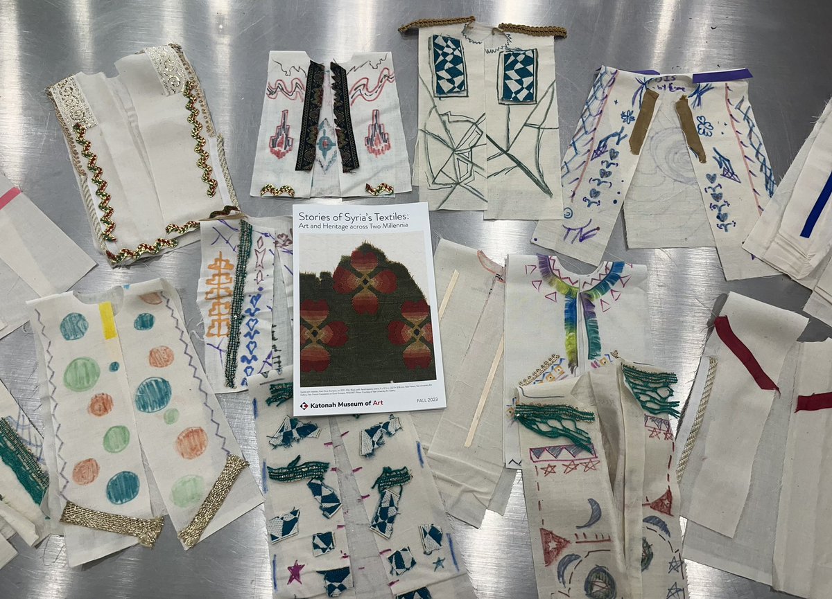 BrownPocoBlue's tweet photo. 6th grade enjoyed a fabulous trip to our friends at the Katonah Museum of Art for their program: Stories of Syria’s Textiles - Art and Heritage Across Two Millennia.  Such a special experience! https://t.co/aXFY444VFS