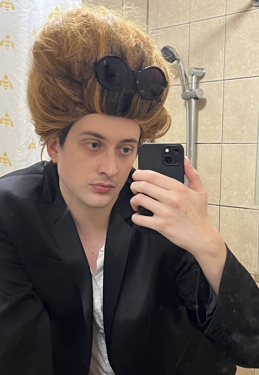 MonopolyPhonic's tweet photo. I hate gay Halloween parties what do you mean you’re Yinrun in the bigwig challenge https://t.co/ZxXGZuvI9G