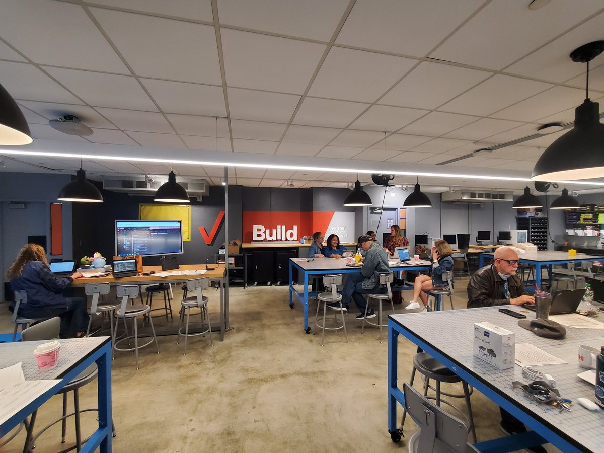 rubendariomcs's tweet image. Teamwork makes the STEAM dream work! 💡🔬 Exciting plans in the making as we aim for the GOLD! 🌟📚 @MDCPS @SuptDotres @MDCPSCentral @JuanCarlosBoue @mdcps_profdev @MDCPSSTEAM #CougarPride 🐯💙 #dpvils #STEAMwork