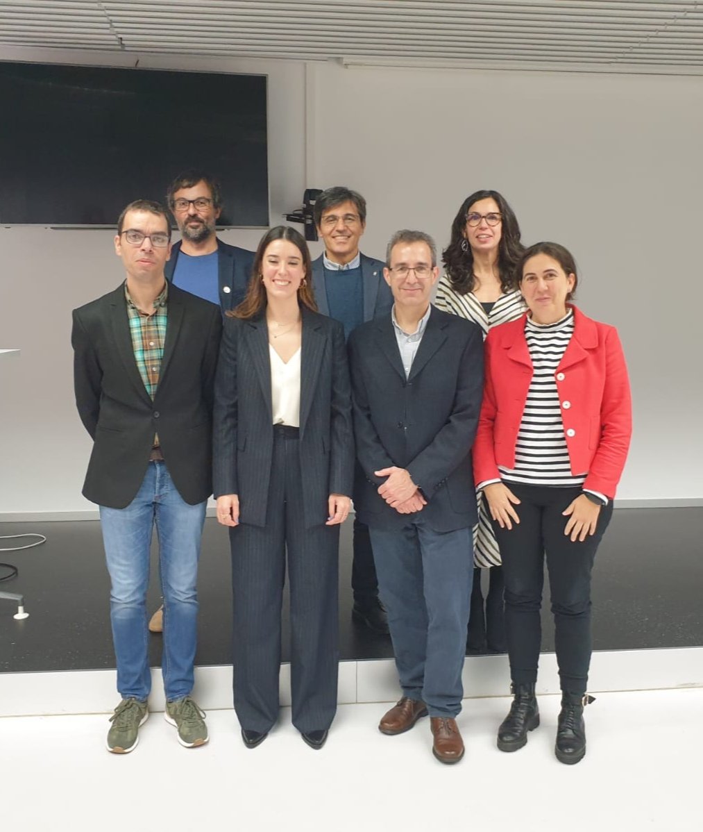 NvPaula's tweet photo. 👩🏻‍🎓✨ Memorias de un día muy especial:  ¡Ya doctora en Química!  Infinitas gracias a mis directores @elena_pazosch, Carlos Peinador, y Marcos D. García, a mi grupo y a todas aquellas personas que me han guiado, acompañado y  apoyado en todo momento.🍀 💫
@cica_udc @udc_oficial https://t.co/W18Rv8soSs