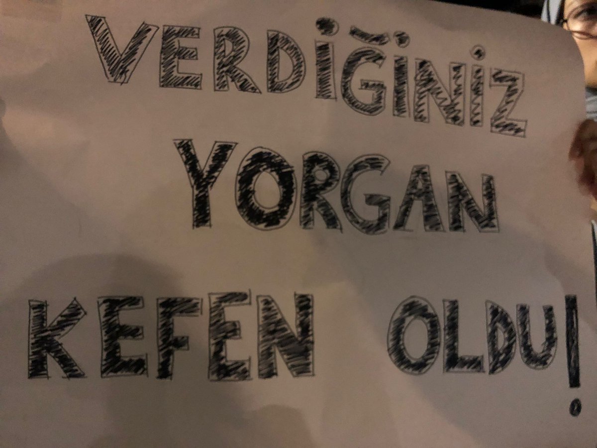 iytedayanisma21's tweet photo. İYTE öğrencileri olarak Aydın KYK'de yaşanan facia ile alakalı dayanışma eylemi yaptık. https://t.co/uLTF873hIf