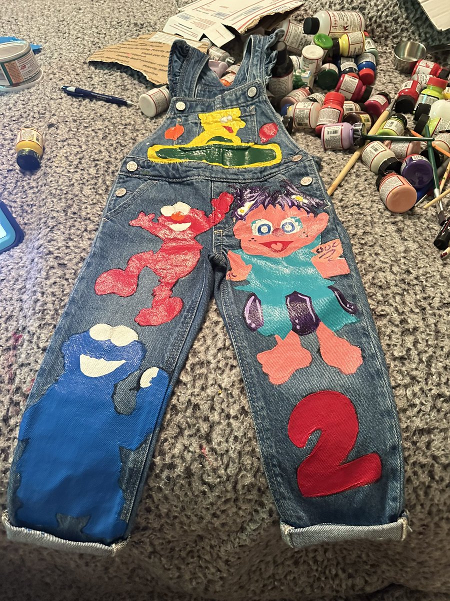 JrocJarvis's tweet photo. Up working๐คฏ One day turnaround on some Sesame Street Overalls.๐ฃ๏ธ๐จ๐๐๏ธ๐ช๐ฅ
#DUDETHATDRAW https://t.co/BwEqwUTFgk