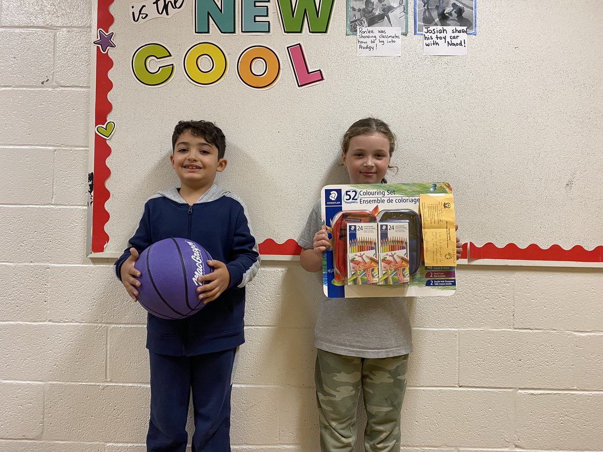 SELCook12's tweet image. So proud of our bucket fillers! Taking home some prizes today! Keep spreading that kindness and #ocsbHope #StElizCath #EaglesSoar 🦅