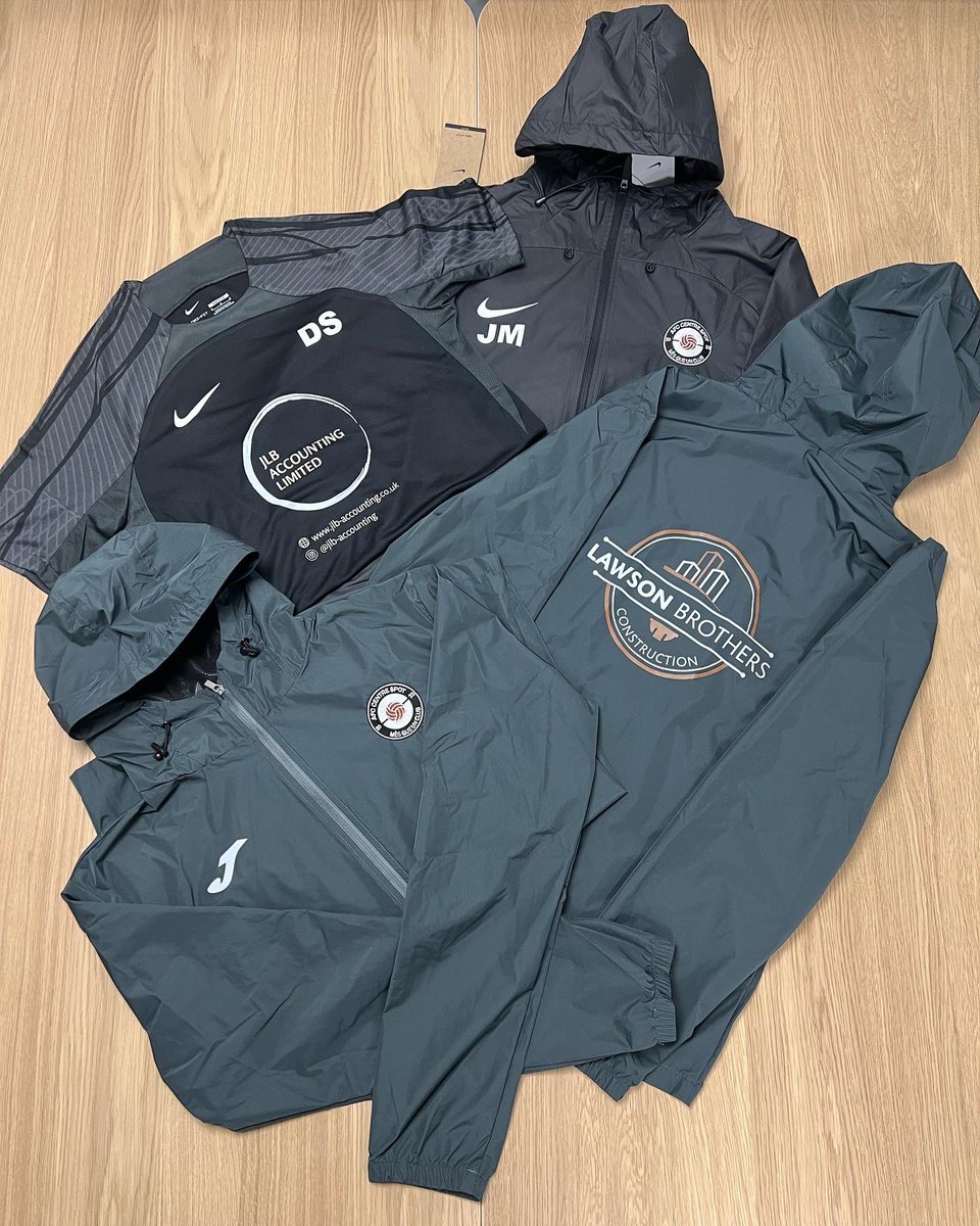 Afccentrespot's tweet photo. Massive shout out to our sponsors for the new clobber. 

Lawson Brothers Construction have provided 27 jackets for the lads. 
JLB Accounting have kitted the gaffers out with new jackets and training tops. 

Thankyou for your support👏🏼

Up de spot. https://t.co/3MlQBuTJJ2