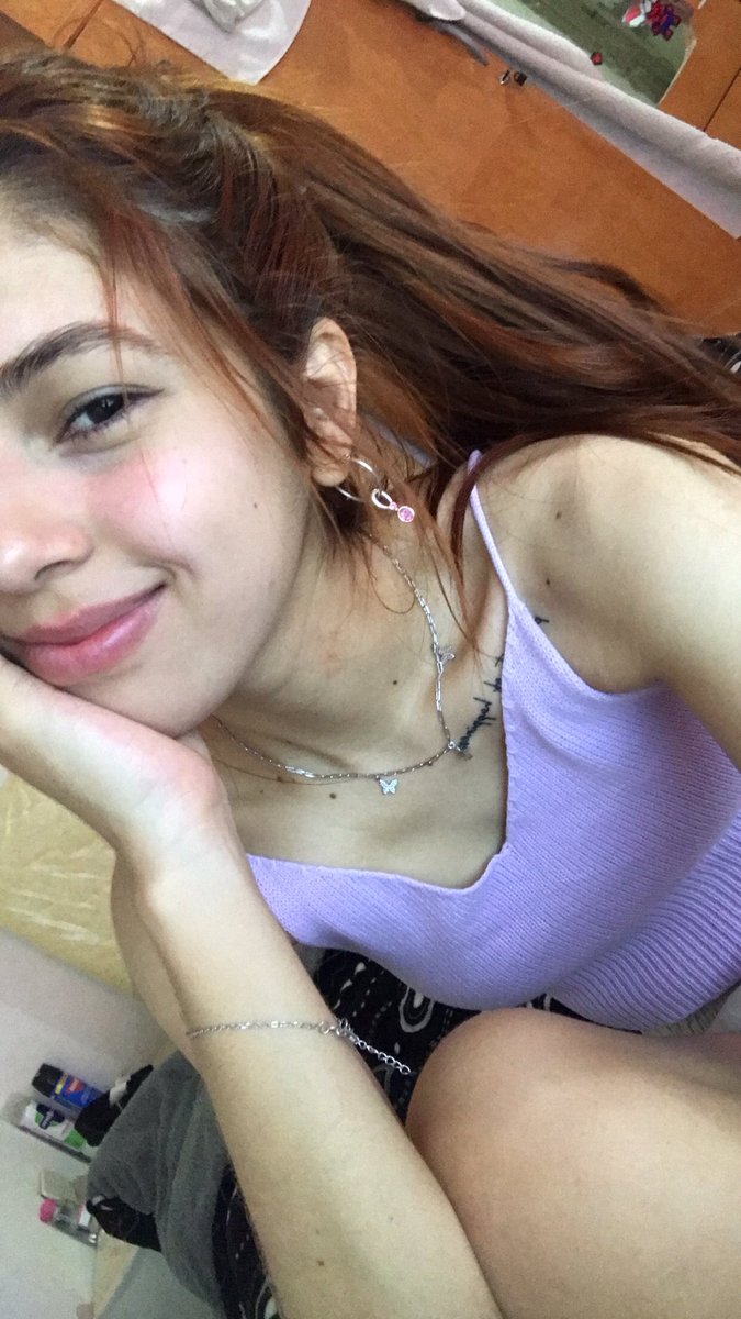parsshey_'s tweet photo. esq salí muy tierna 🥹💜 https://t.co/7Dn5L9rjRK