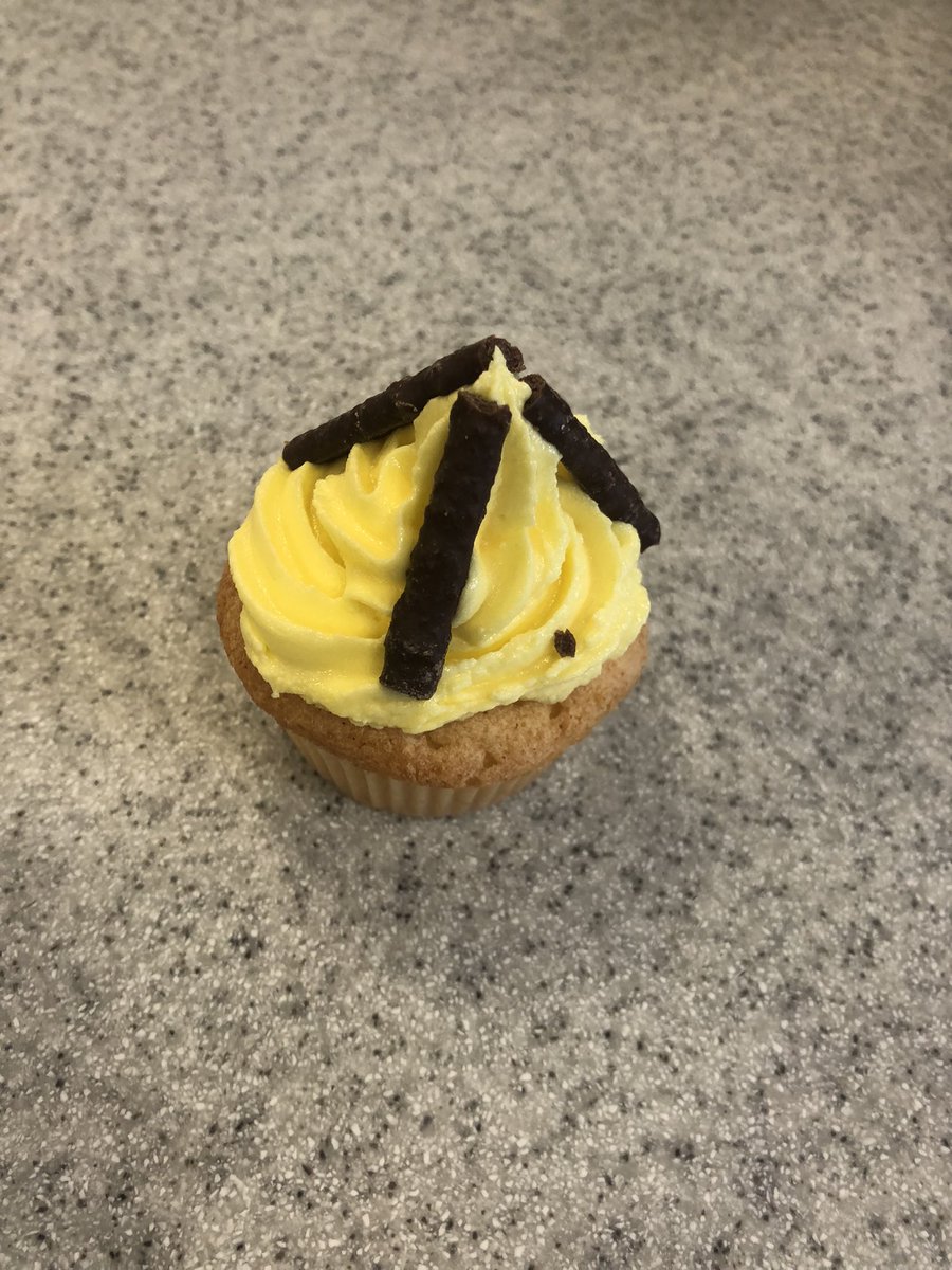 SL_THS_HE's tweet image. Some ghostly 👻 and fiery🔥 cupcakes from S3 this week. Looking at #functionalproperties #piping and #baking Great work 👏