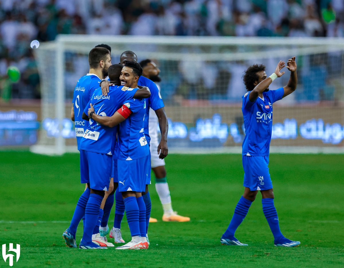 Alhilal_FC's tweet photo. 🤷🏻‍♂️ هـذا #الهلال.. وهذه عاداته 💙 https://t.co/9ERzTagGsy