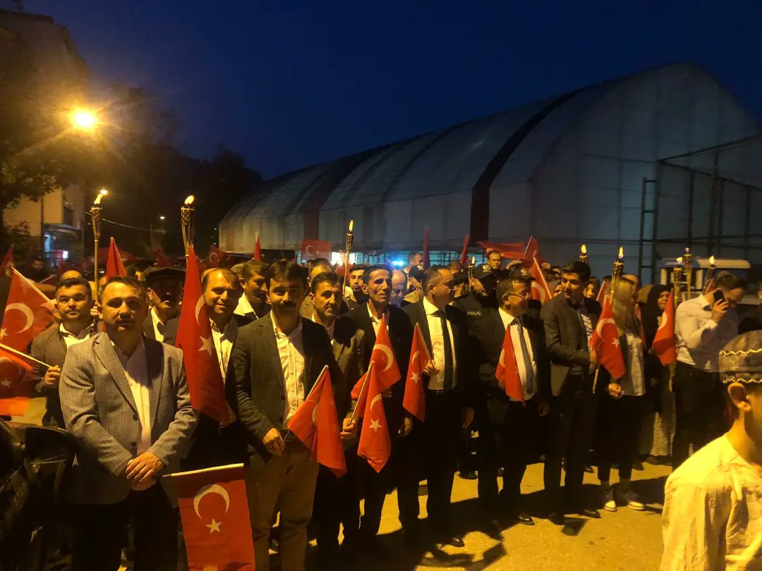 52_bakar's tweet photo. Türkiye Cumhuriyeti'nin 100. yılını büyük bir gurur ve minnet içinde kutluyoruz! Geçmişten geleceğe, birlikte daha güçlü olacağımıza olan inancımızla ilerliyoruz. Cumhuriyetimizin 100. yılı kutlu olsun! https://t.co/KcRGJLg9gV