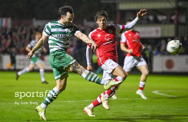 Scoreless at half time. Can either side find a winner? Richie Towell of Shamrock Rovers takes a shot during the SSE Airtricity Men's Premier Division match between St Patrick's Athletic and Shamrock Rovers. 📸@SebaJFDaly sportsfile.com/more-images/77…