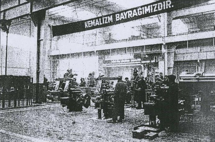 TurkunInkilabi's tweet photo. Sivas Demiryolu Atölyesi’nin 22 Ekim 1939'daki açılışından:

"Kemalizm bayrağımızdır." https://t.co/PSR3oosWYK