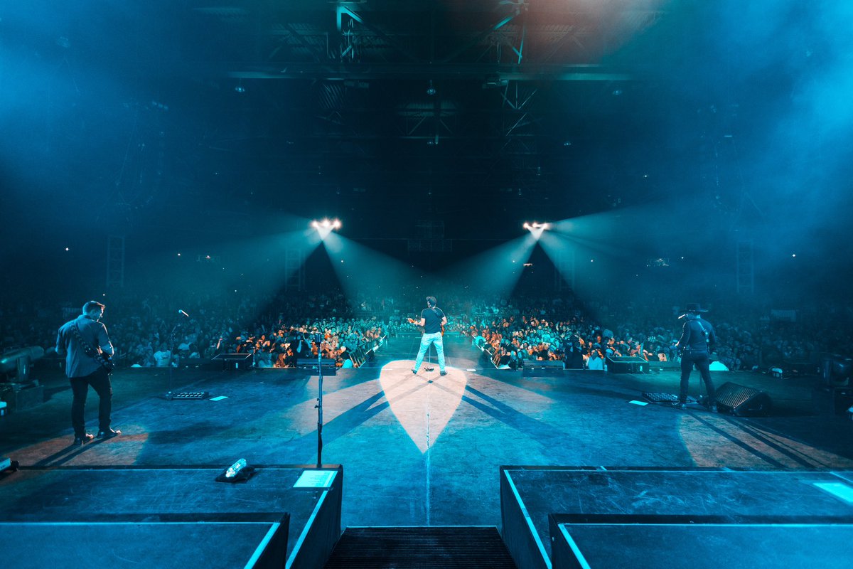 The summer has flown by and the final weekend of the #CountryOnTour is here. Raleigh, y’all were incredible. See you tonight, Charlottesville!