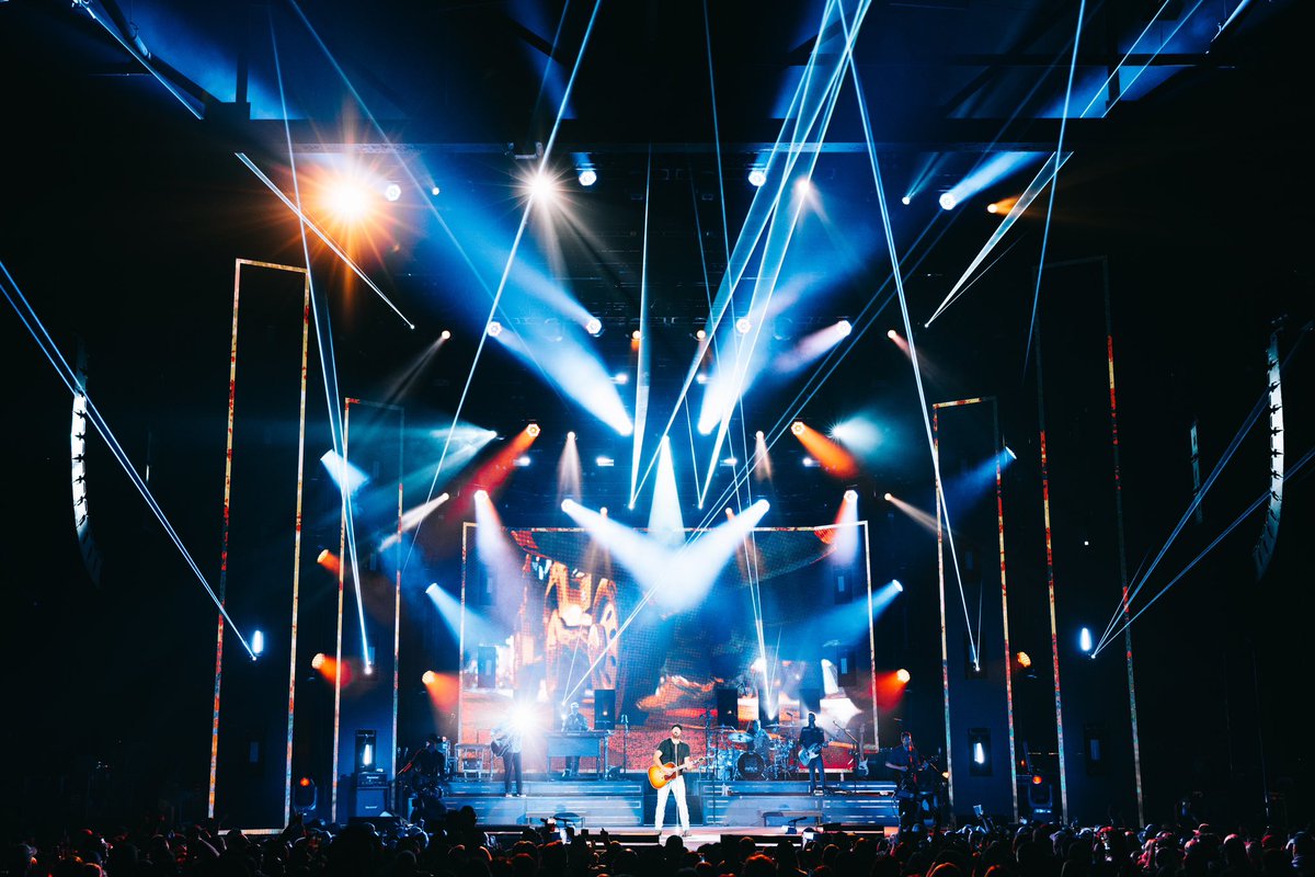 lukebryan's tweet photo. The summer has flown by and the final weekend of the #CountryOnTour is here. Raleigh, y’all were incredible. See you tonight, Charlottesville! https://t.co/GfKdyj6G2J