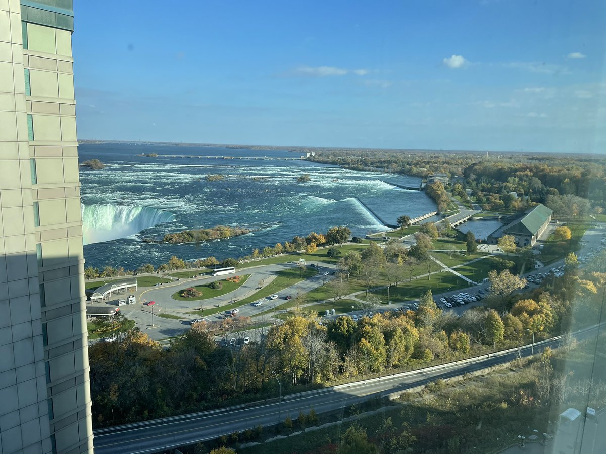 ParrySoundLife's tweet image. My view definitely doesn’t suck! 
#braindrainweekend #SAMFAM #ineededthis ❤️