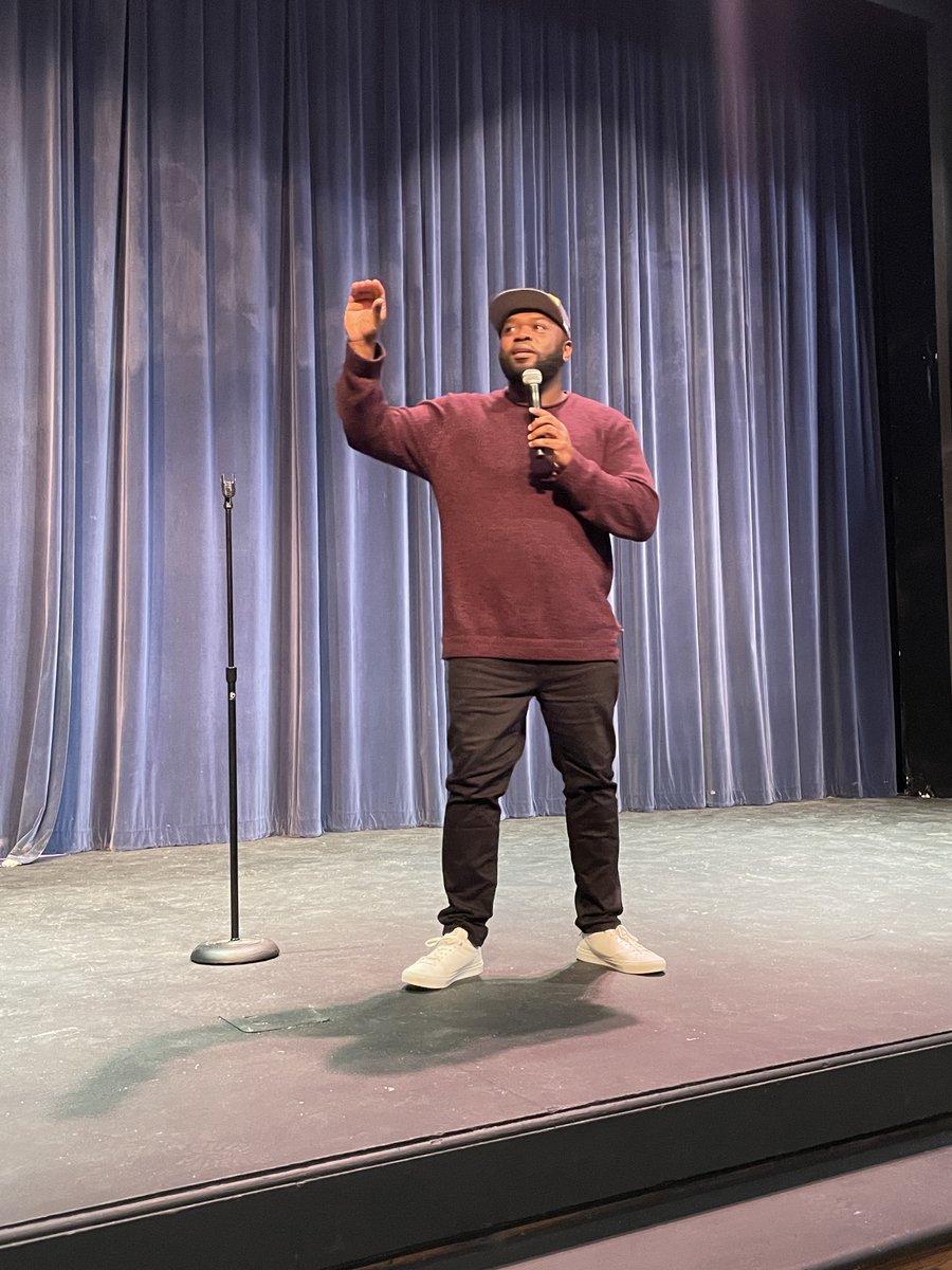 What an honor to have @arshaycooper talk to the Middle School this week about his experience on the first Black high school rowing team in the country. His powerful message about leadership, resilience, and relationships resonated with us all! @usmsocial #usmfac