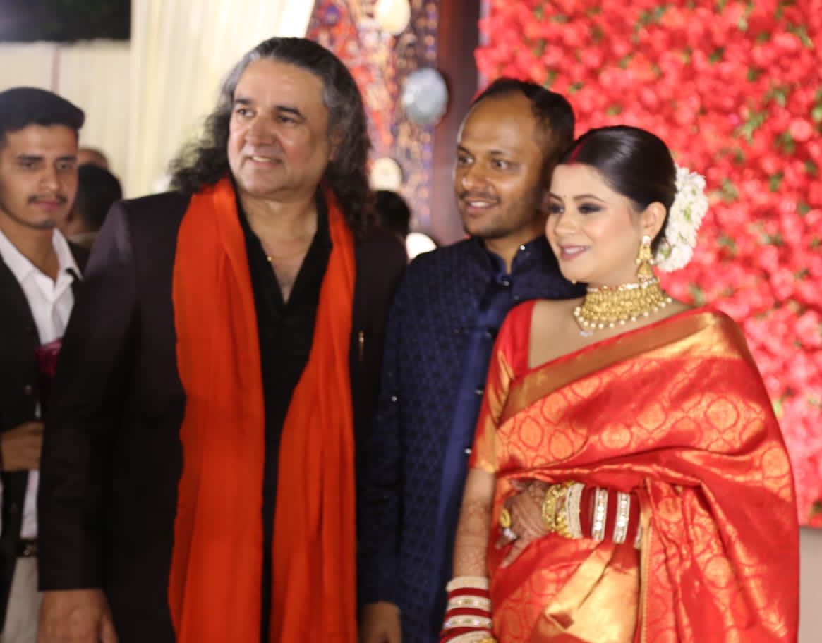 GarhwalPost1's tweet photo. The wedding reception of Deep, son of Prema &amp; Nandan Singh Koshyari with Ayushi, daughter of Seema &amp; Rajendra Rao was held in Doon on 27th Oct. Deep is nephew of @BSKoshyari! The #GarhwalPost family wishes the newly weds a happy married life!
#Uttarakhand #UrvashiRautela https://t.co/nCRhvMTD2n