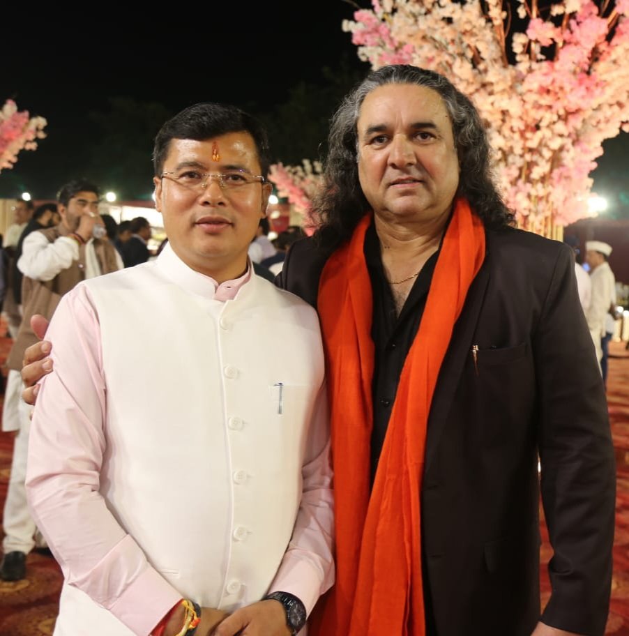 GarhwalPost1's tweet photo. The wedding reception of Deep, son of Prema &amp; Nandan Singh Koshyari with Ayushi, daughter of Seema &amp; Rajendra Rao was held in Doon on 27th Oct. Deep is nephew of @BSKoshyari! The #GarhwalPost family wishes the newly weds a happy married life!
#Uttarakhand #UrvashiRautela https://t.co/nCRhvMTD2n