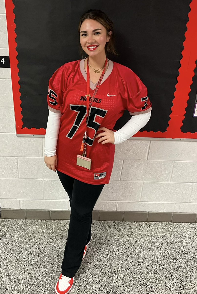 I ❤️ Salem <a href="/SalemHSVB/">Salem High School VB</a> 
It’s a GREAT day to be a SunDevil❤️🖤 this beautiful homecoming Friday!