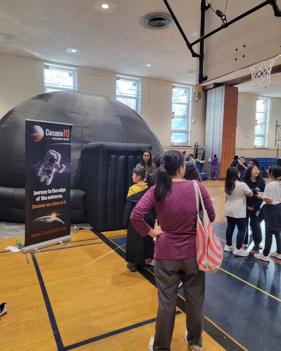 bleekerpride's tweet photo. LIKES-On for our Lights-On Spooky STEAM Night. 👻 Thank you to all the families that joined us and to all the staff that made it a great night! @bleekerpride @nycschoolsd25 #bleekerstrong #d25 https://t.co/7rbOwhKswd