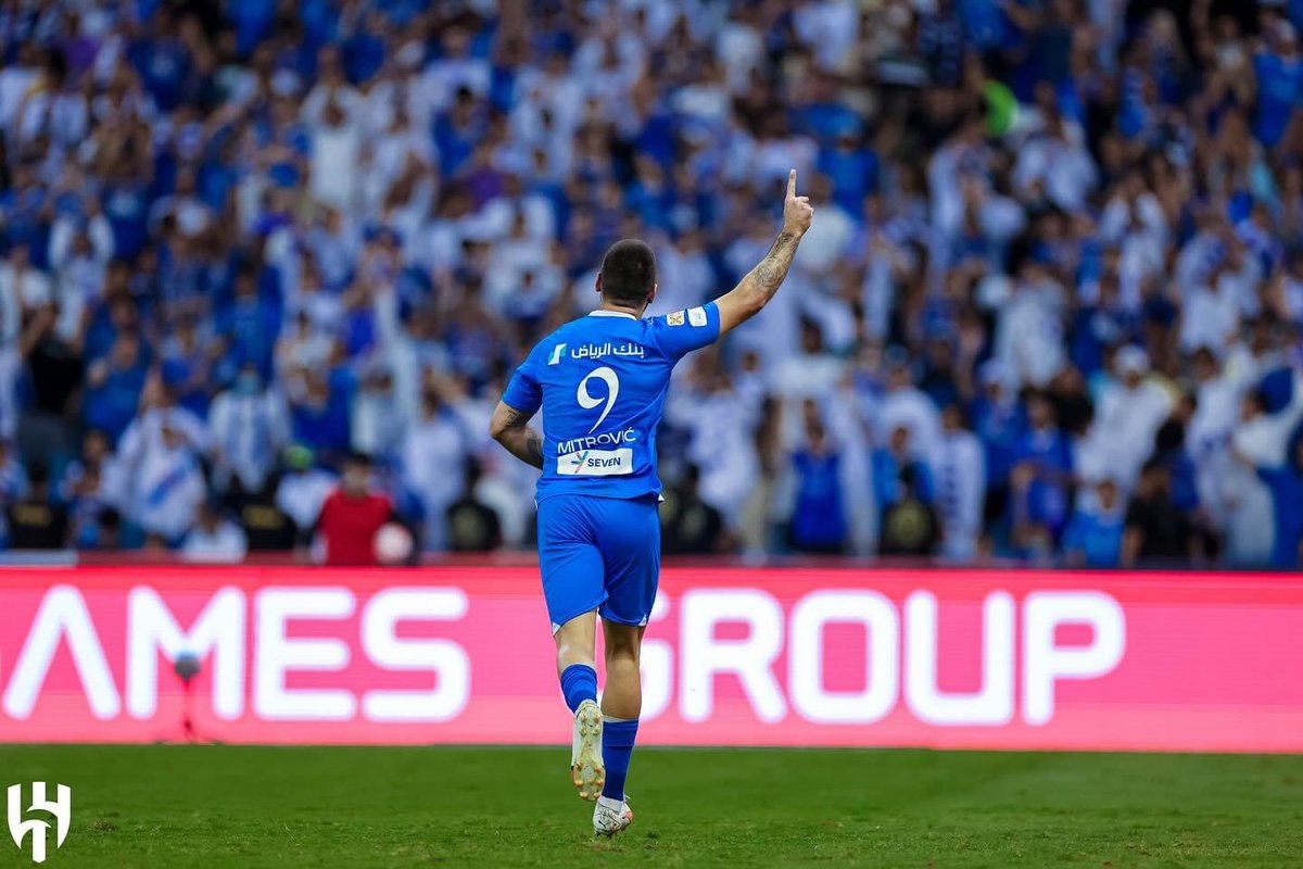 s5_7a_'s tweet photo. هلالي في الصدارة 💙
.
الزعيم💙🥇 https://t.co/Je2fy1a6Ip