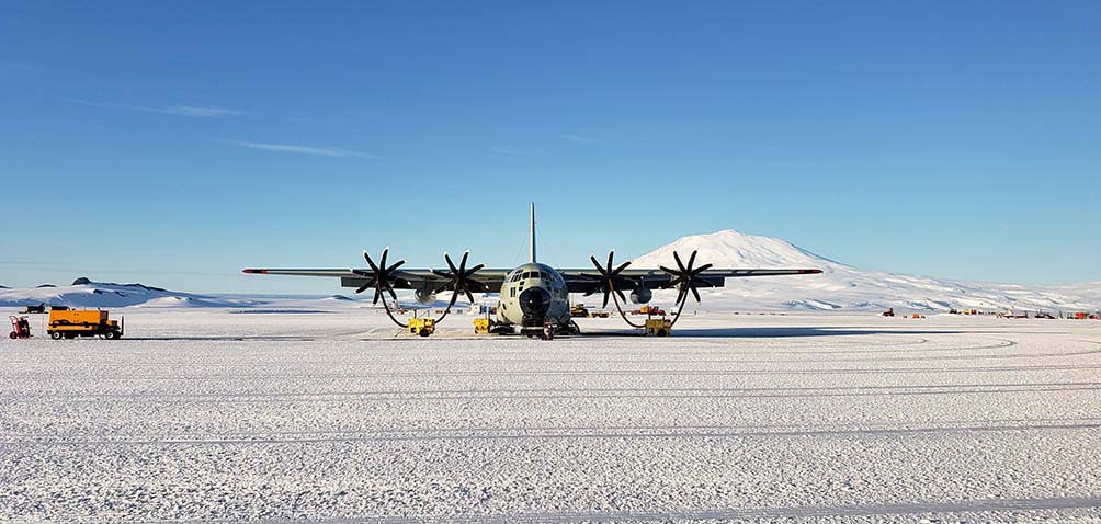 .@109thAW Airmen traveled to Antarctica for their annual support of U.S. Antarctic research. New York's fleet of ski-equipped LC-130 aircraft enables them to support the @NSF's climate science research and other activities in Antarctica. 🔗ngpa.us/27368